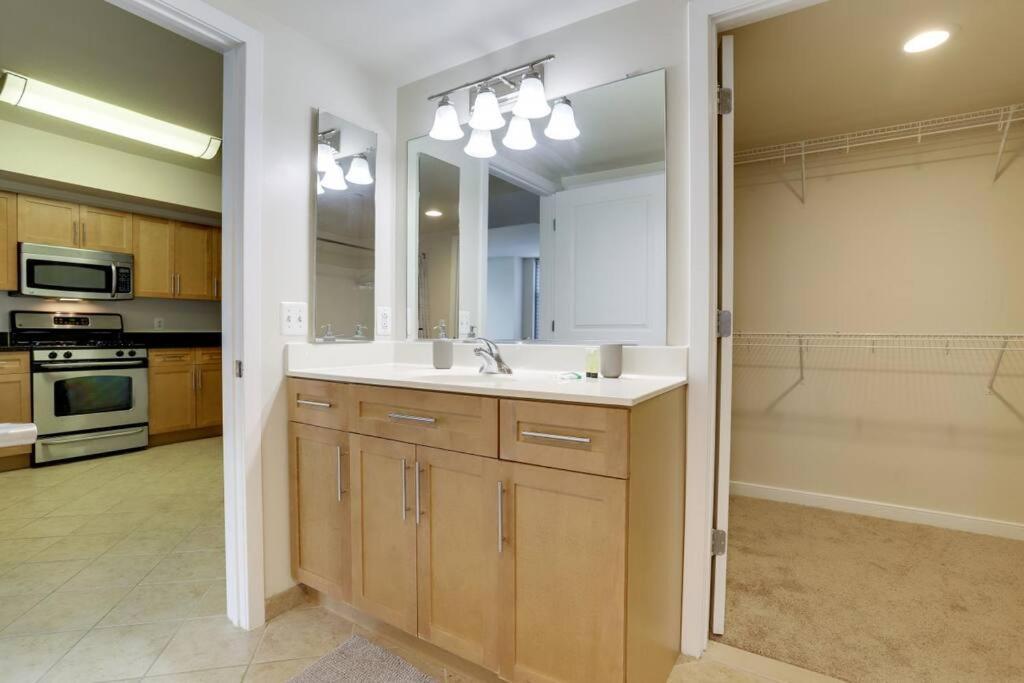 ארלינגטון Fantastic 2 Bedroom Condo At Pentagon City מראה חיצוני תמונה